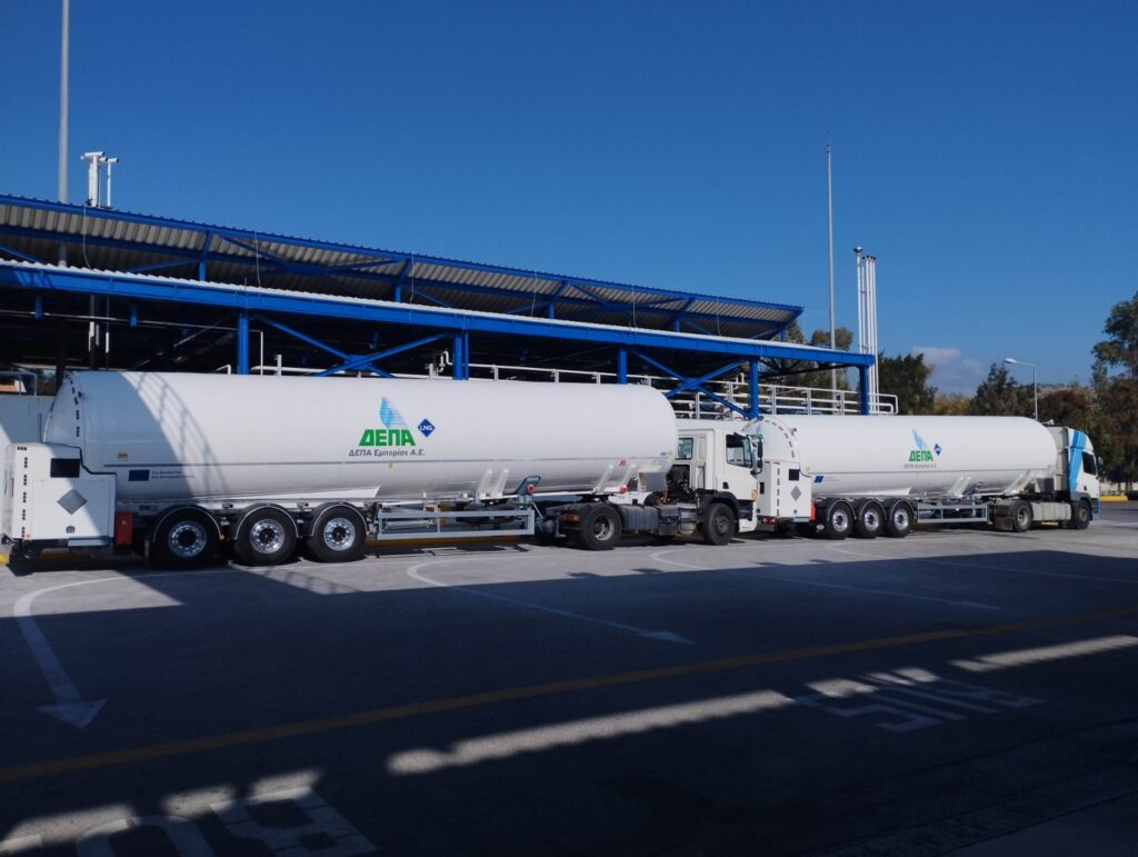 Η ΔΕΠΑ Εμπορίας ενισχύει το δίκτυο διακίνησης υγροποιημένου φυσικού αερίου με την προμήθεια τριών LNG Semi trailers